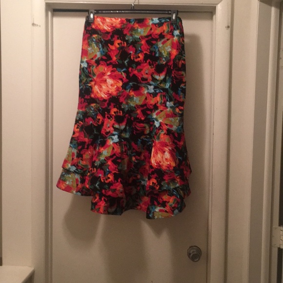 Dresses & Skirts - Definitely a statement piece! Floral trumpet skirt